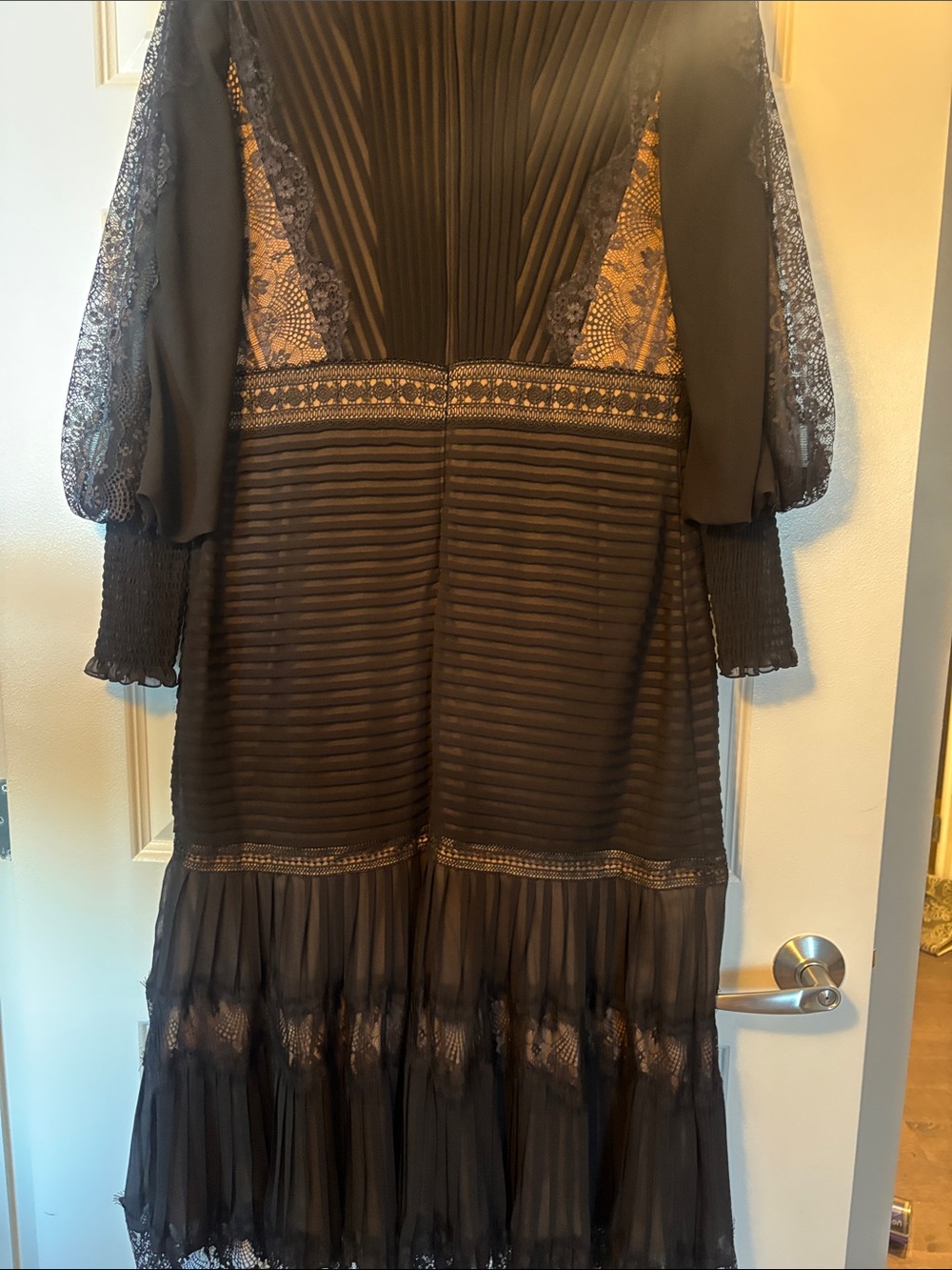 Tadashi Shoji Black Lace Pintuck Cocktail V-Neck Long Sleeve Midi Dress - Picture 10 of 13